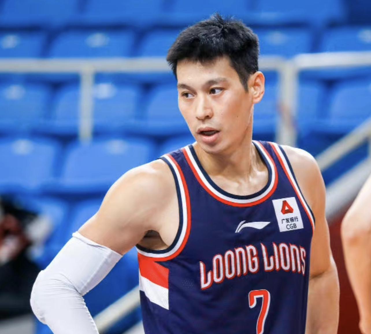 ky Sports-巨星试金石：详解林书豪生涯与NBA超级巨星的经典对决