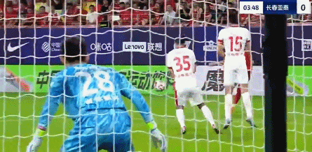 韦世豪3分钟闪击！任意球贴地斩破门，赛季第10球，6年新高