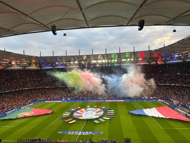 1720233663602039867.jpg ky Sports-【现场手记】葡萄牙的歌声与忧郁,无处不在