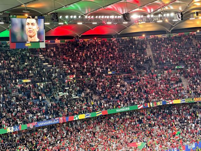 1720233745936078788.jpg ky Sports-【现场手记】葡萄牙的歌声与忧郁,无处不在