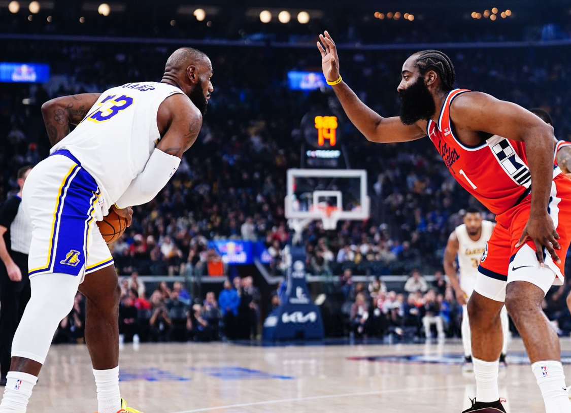 开云体育-11胜2负，从西部倒数打成联盟第一！再不交易，你们又快要倒下了