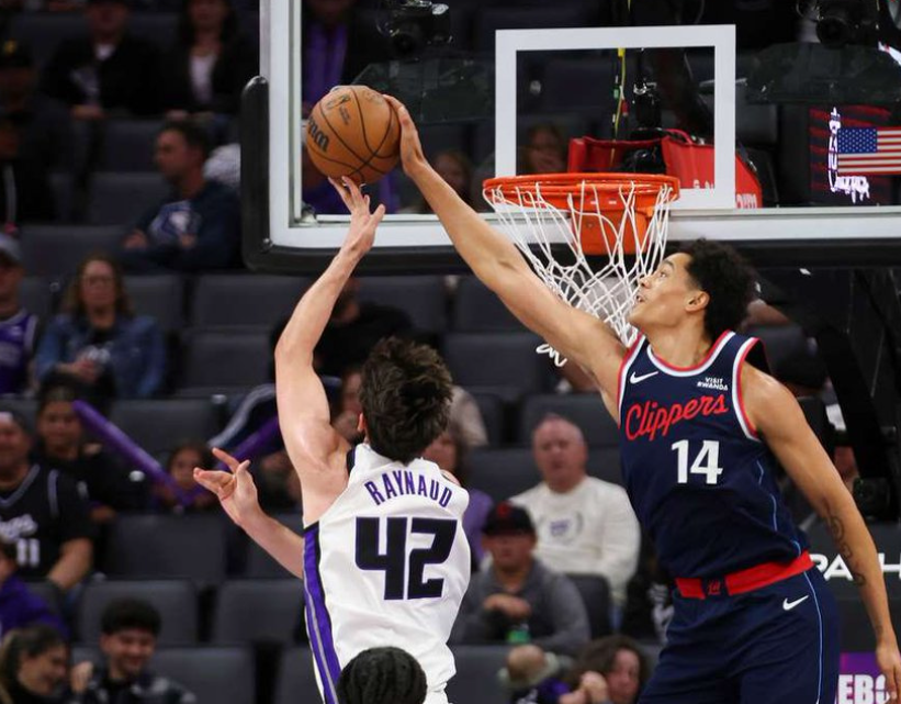 开云体育-11胜2负，从西部倒数打成联盟第一！再不交易，你们又快要倒下了