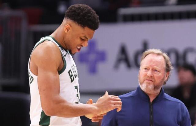 手机安全登录入口-字母哥谈争冠四大对手：米德尔顿复苏不能保证夺冠