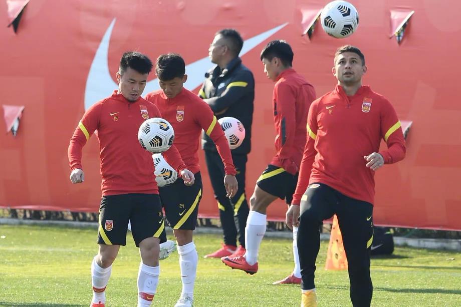 U23国足踢日本首发预测，蒯纪闻和向余望意外无缘，王钰栋领衔