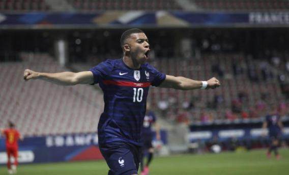 Kaiyun-【早报】欧冠32强落位！凯恩留队！姆皇+C罗大戏正酣！