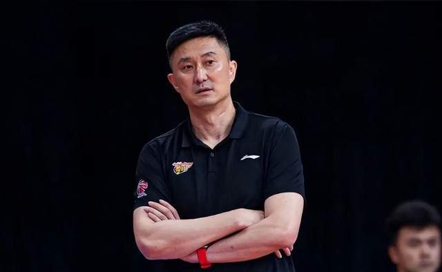 官方网-好消息！广东男篮新援满血归来，杜锋等来最强援兵，首秀硬刚强敌