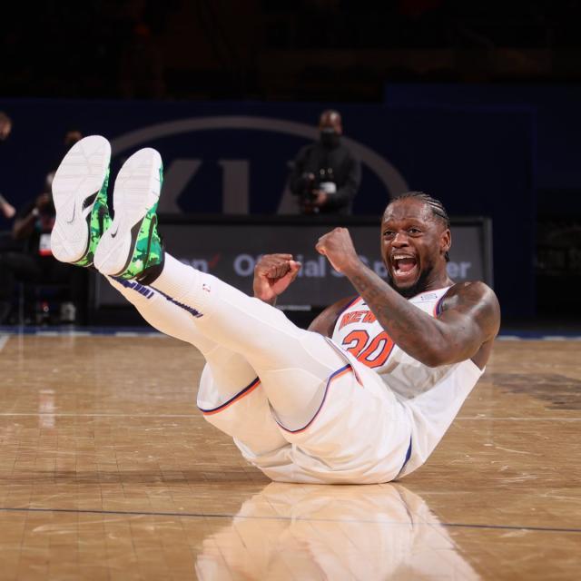 官方网-没有后卫怎么办？兰德尔大号三双 一人扛起前后场