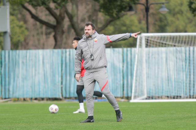 开云体育-莱科处子秀赢下典型性胜利 多人半场跑动超6000米