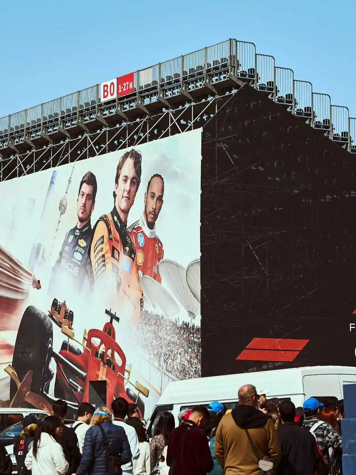 开云体育-“逛超市都能遇到世界级车手”，这几天的上海成了“F1痛城”|范坤|上海市|赛车|老法师|拉塞尔_新浪体育_新浪新闻