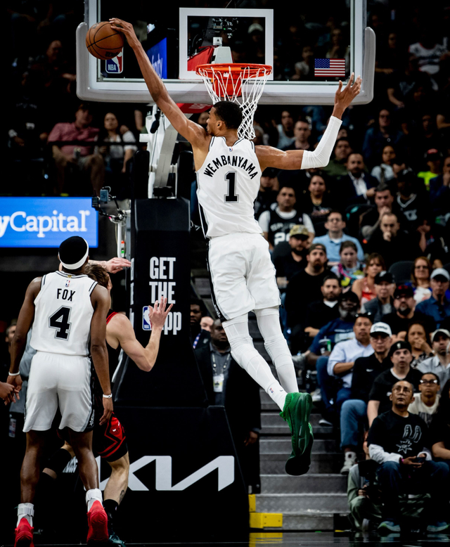 ky Sports-8分钟两双15分钟20+10！文班亚马狂揽41+16连刷纪录 真要拿MVP？|马刺|圣安东尼奥马刺队|俄克拉荷马雷霆队|NBA常规赛|芝加哥公牛队_新浪体育_新浪新闻